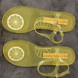 Katy Perry 🍋 The Geli sandals